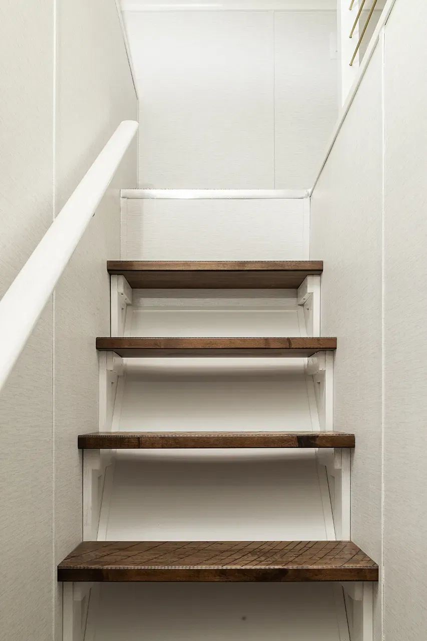 Eldorado 9081p interior home features