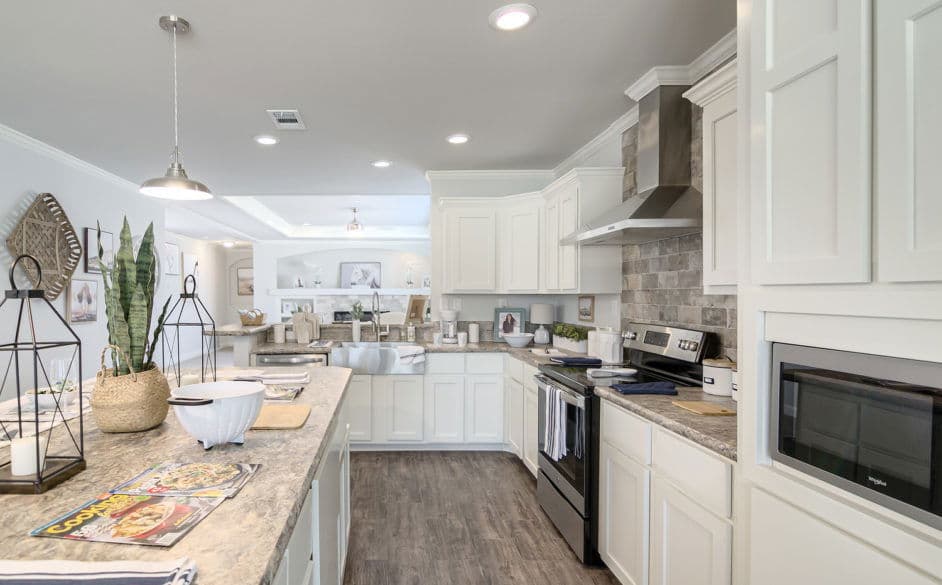 Boerne 5067 kitchen home features