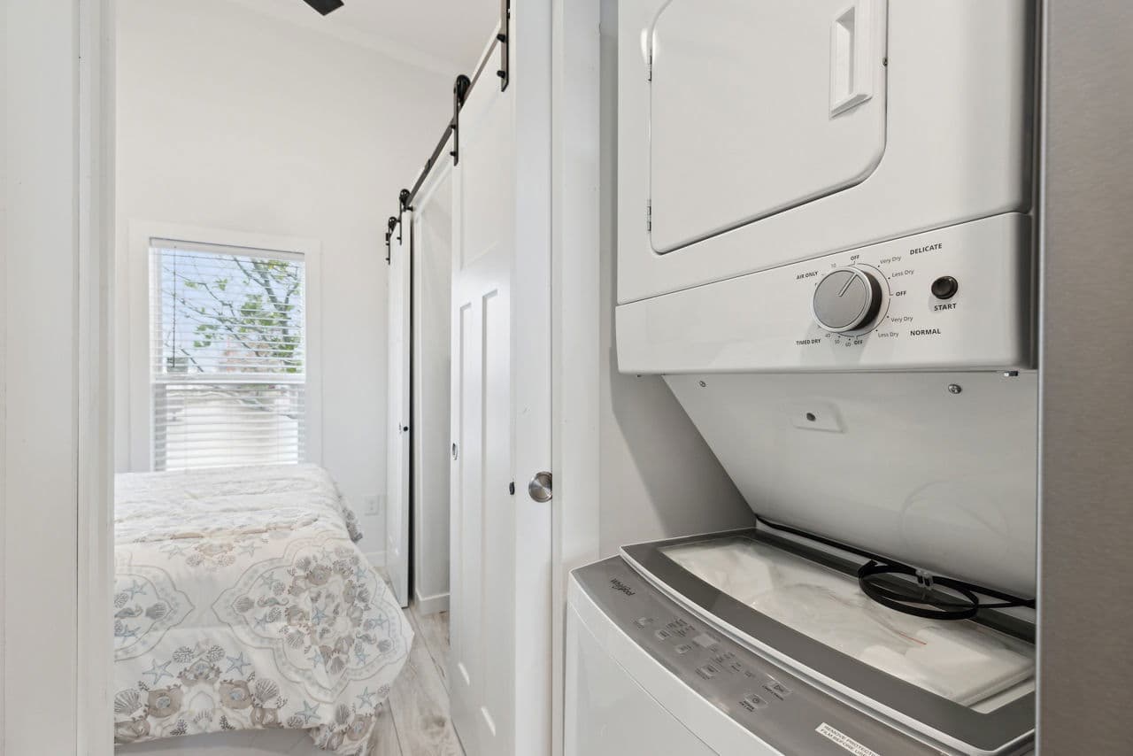 Aps 528-sl 070 interior home features