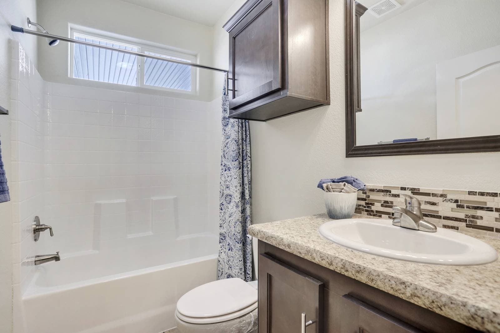 American freedom 2848pc2  bathroom home features