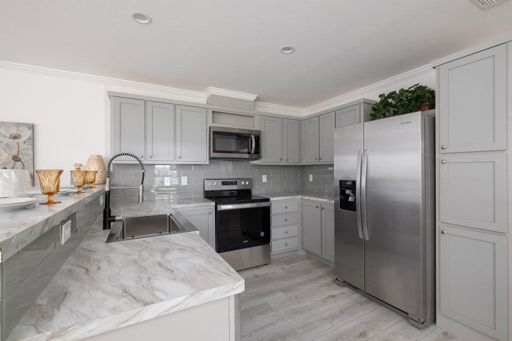 Everglade kitchen home features