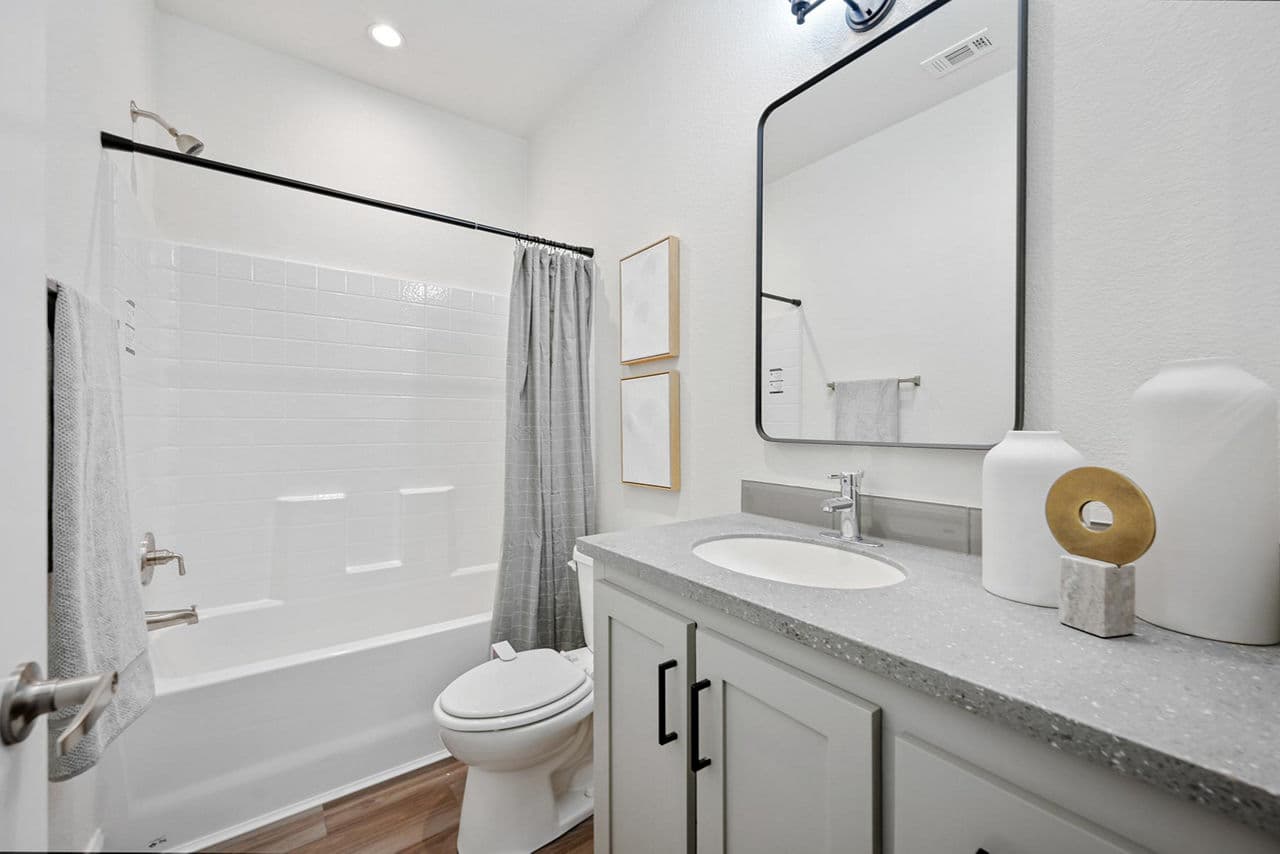 Mammoth park hud bathroom home features