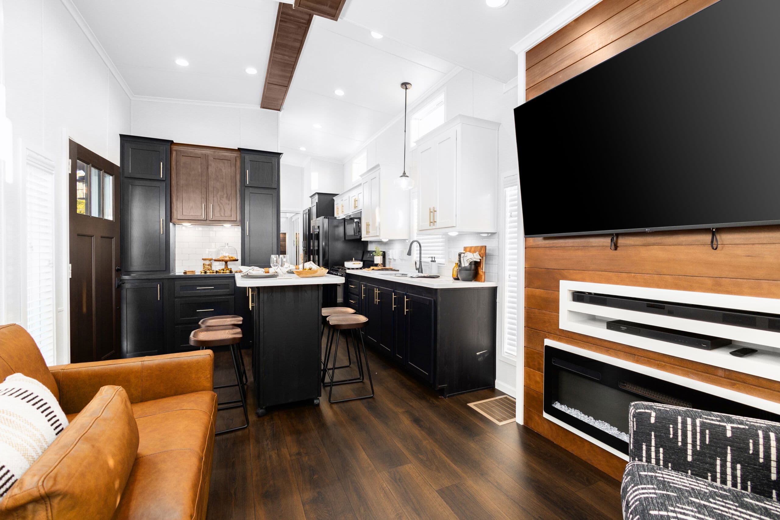 Eldorado 9020 interior home features