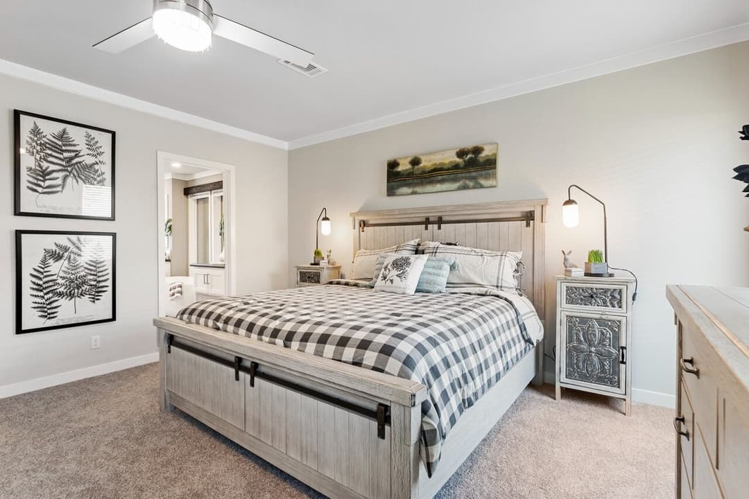 Urban value 32563a bedroom home features
