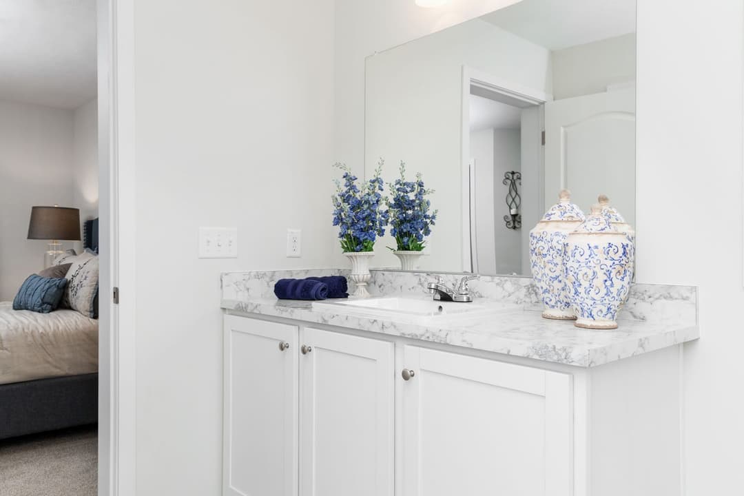 Belvedere blvd bathroom home features