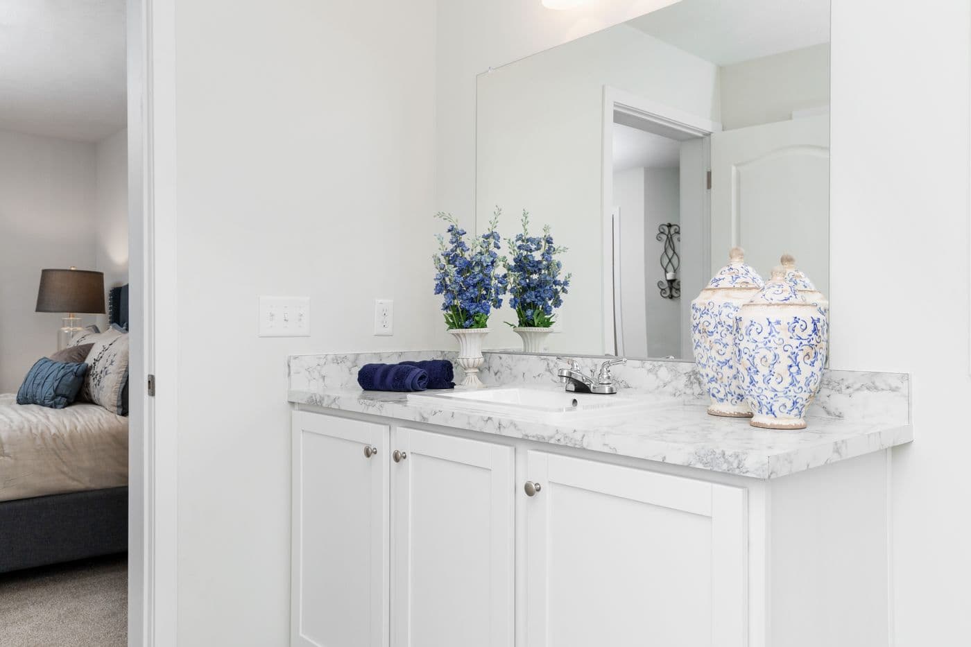 Belvedere blvd bathroom home features