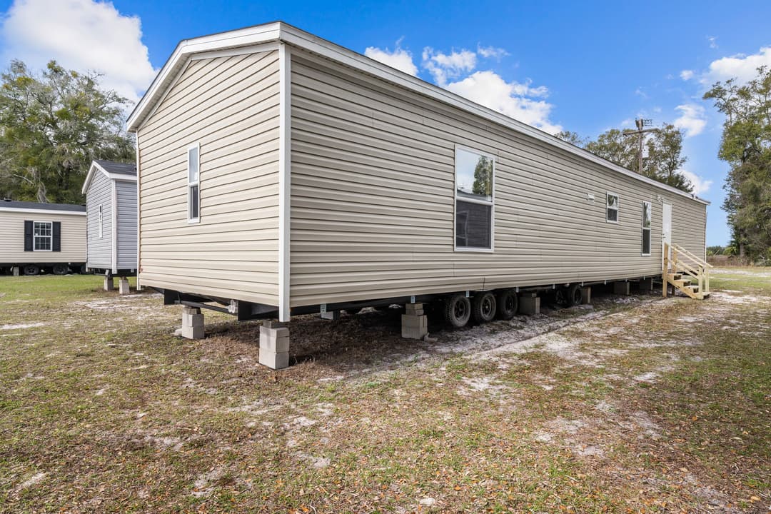 Dart exterior home features