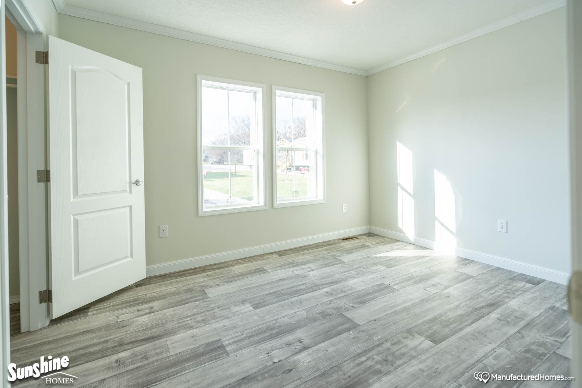 Pri3280-2043 bedroom home features