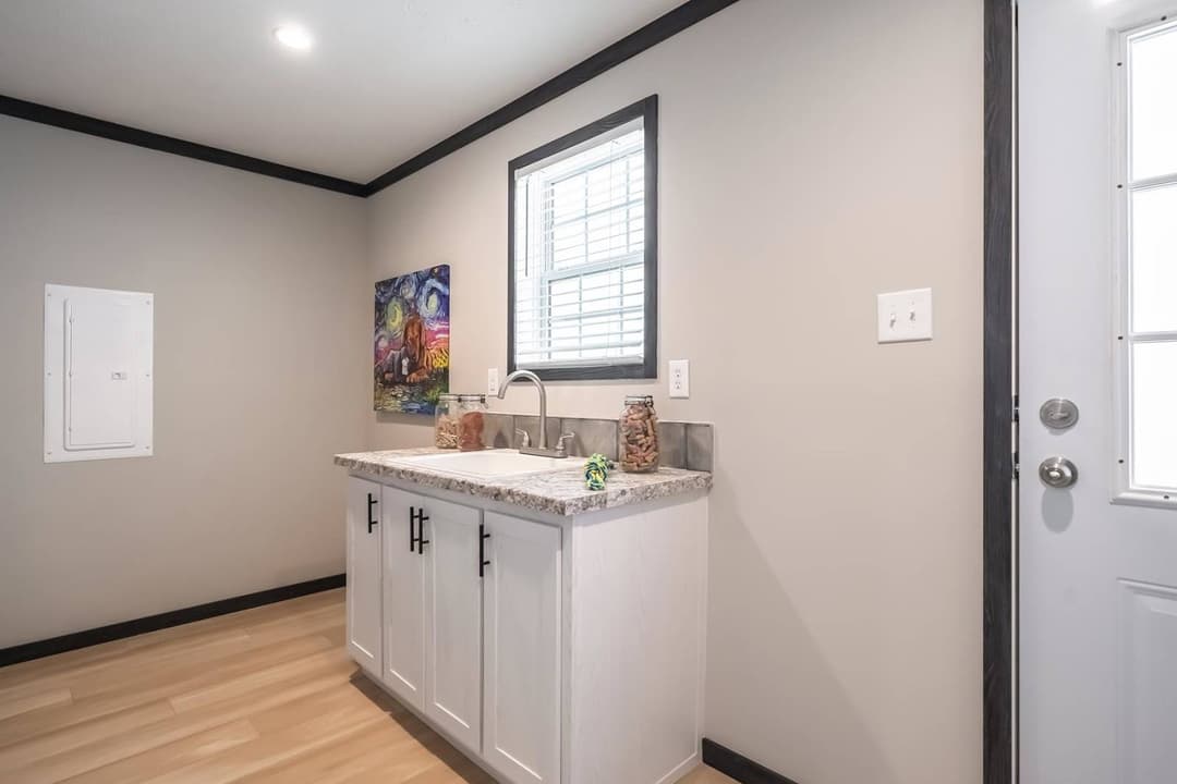 Cascade interior home features