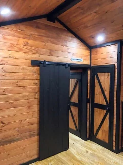 Base camp | 4b 103 interior home features