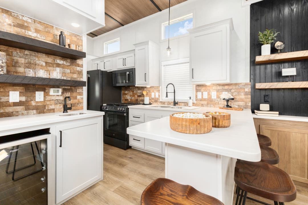 Eldorado 9051 kitchen home features