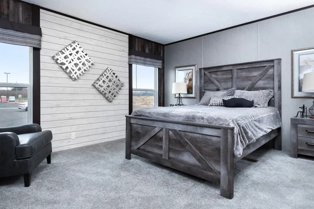 The shoreline bedroom home features