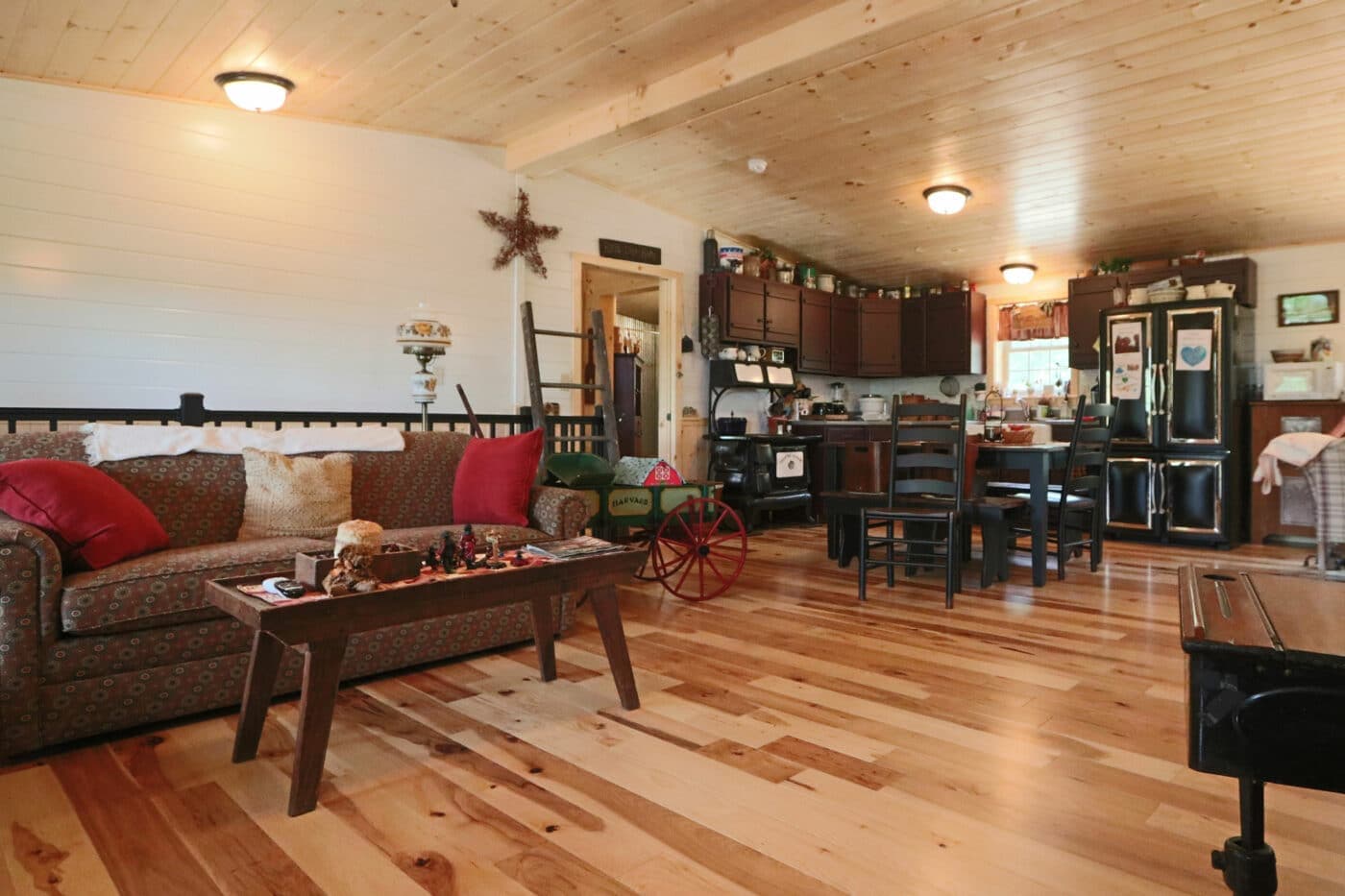 Musketeer 2856 interior home features