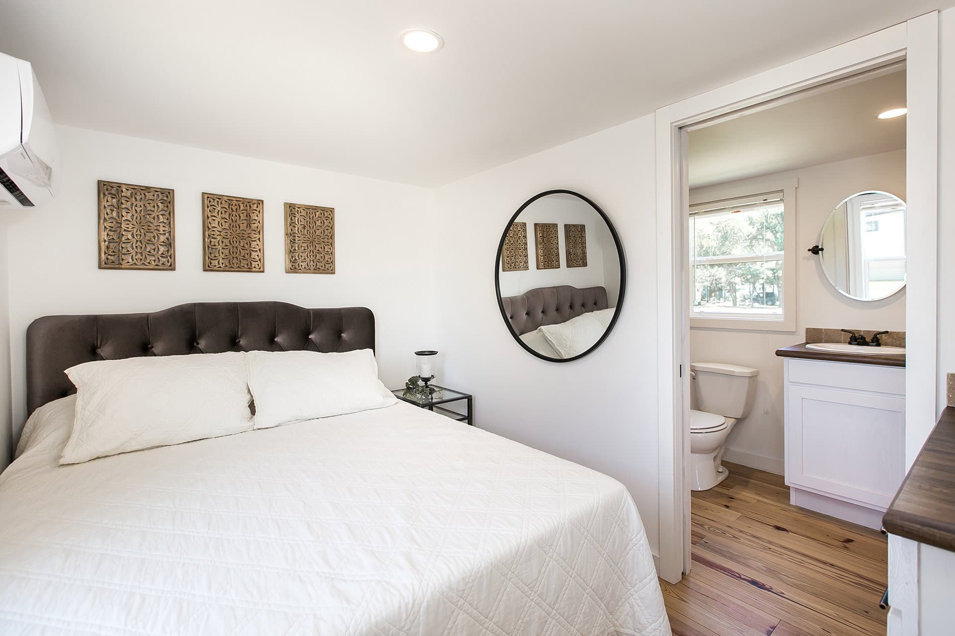 Sipsey bedroom home features
