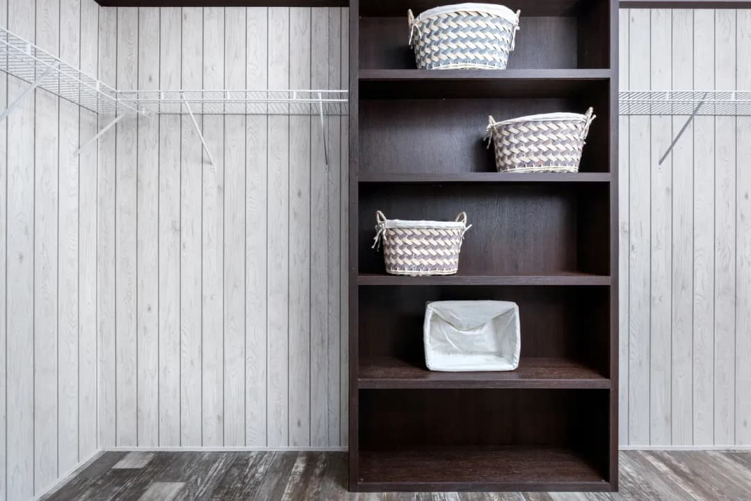 The shoreline interior home features