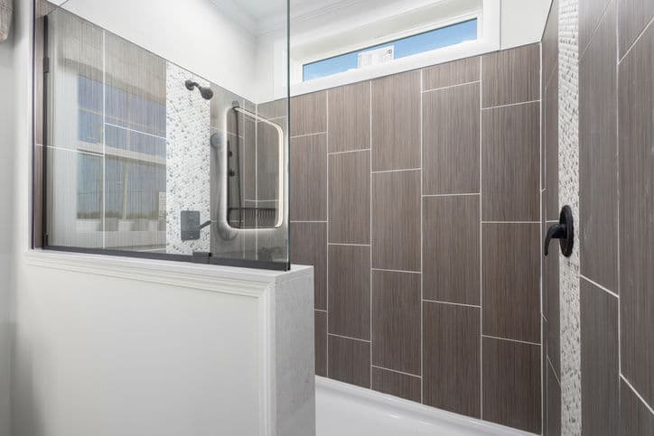 Meadowbrook 32361a bathroom home features