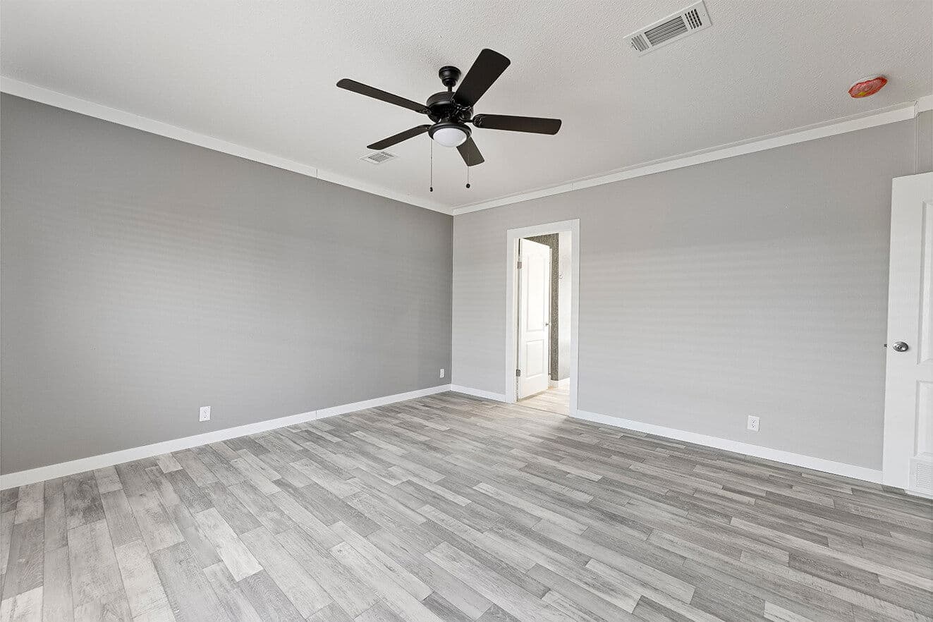 Sheridan 30483s interior home features