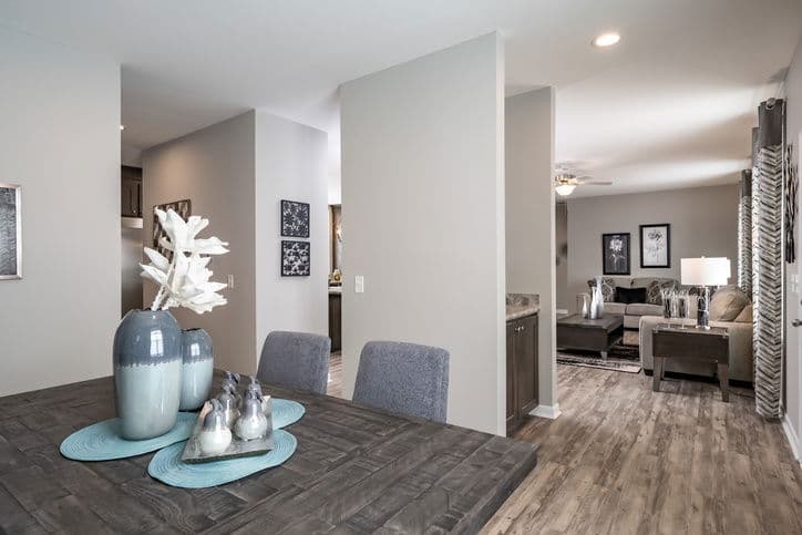 Max supreme 2 28683c interior home features