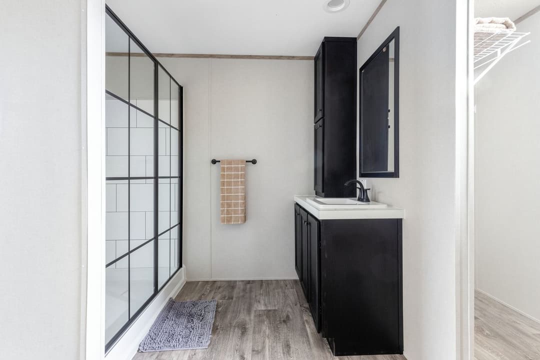 Sterling xl anniversary bathroom home features