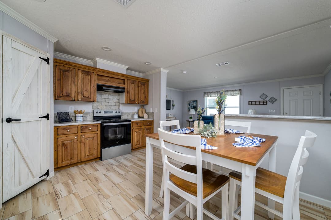 Captiva kitchen home features