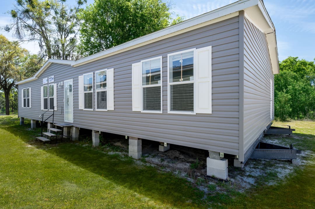 Daphne elevation and exterior home features