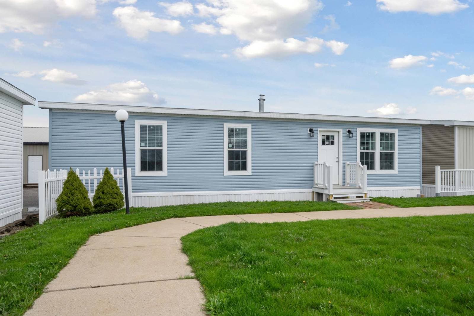 Encore elevation and exterior home features