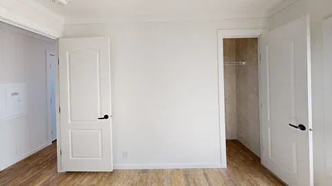 6481ls (standard) bedroom home features