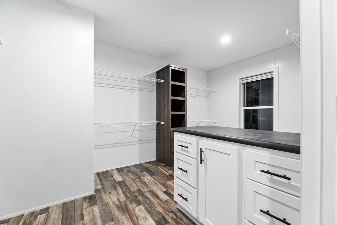 K2 bathroom home features