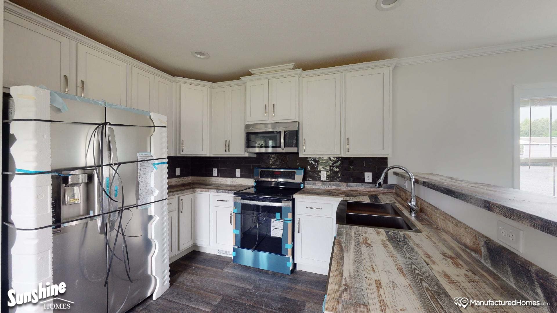 Pri1670-1005 kitchen home features