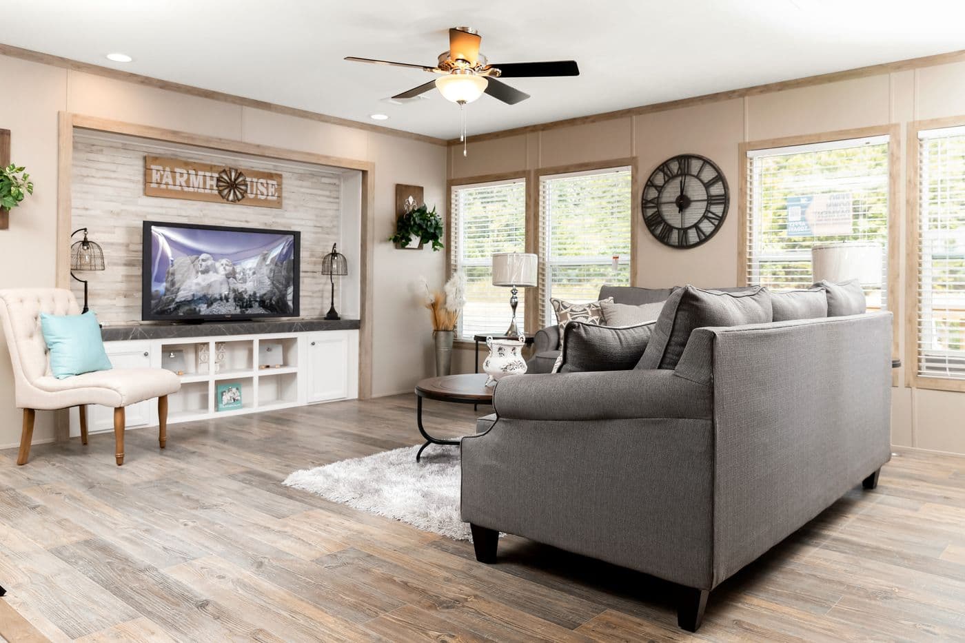 Farmhouse flex interior home features