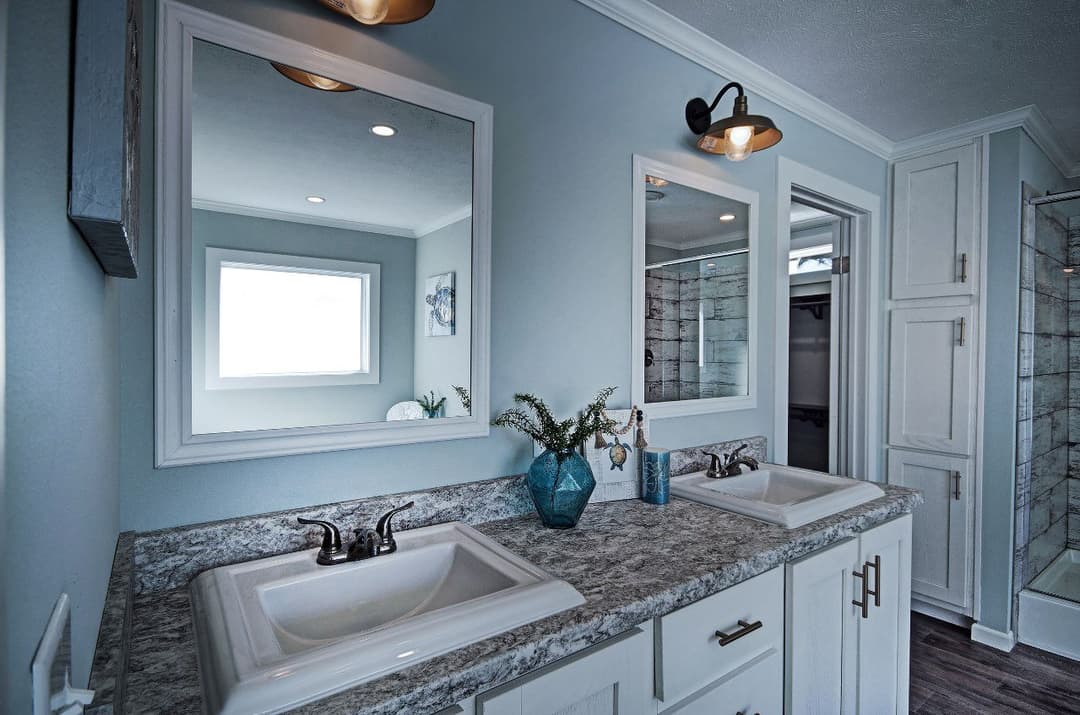 Sardis bathroom home features