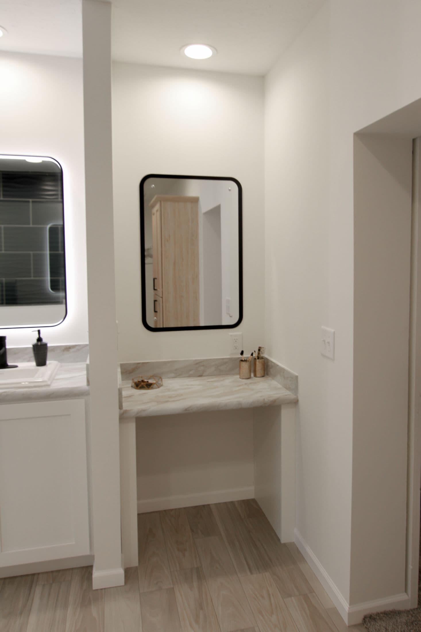 Ultra deuce 3 bathroom home features