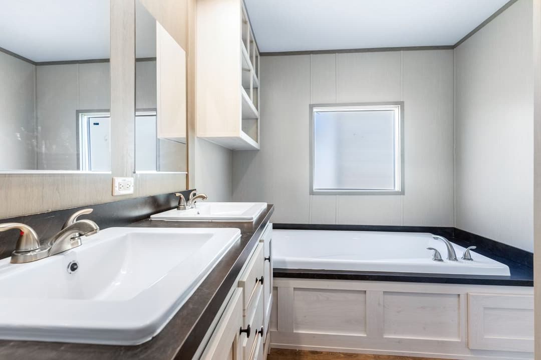 Resolution 16763k bathroom home features