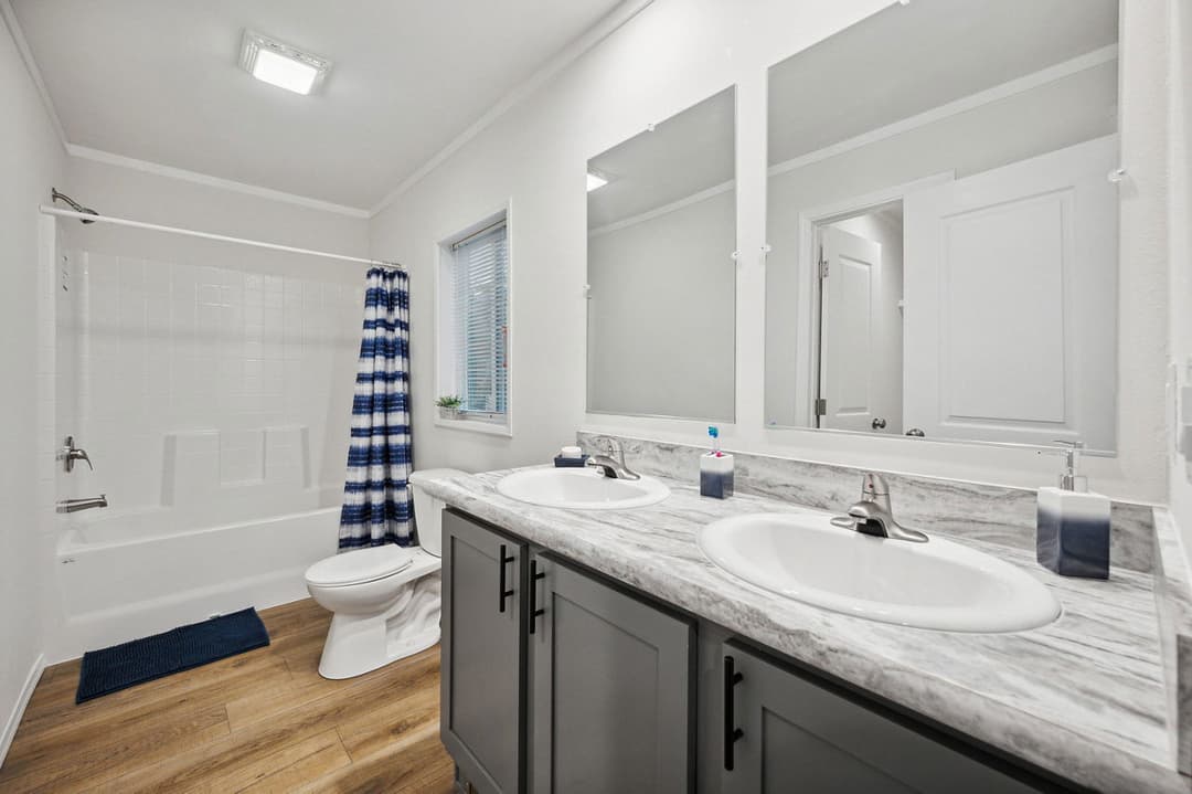 Millcreek 4400-6 bathroom home features