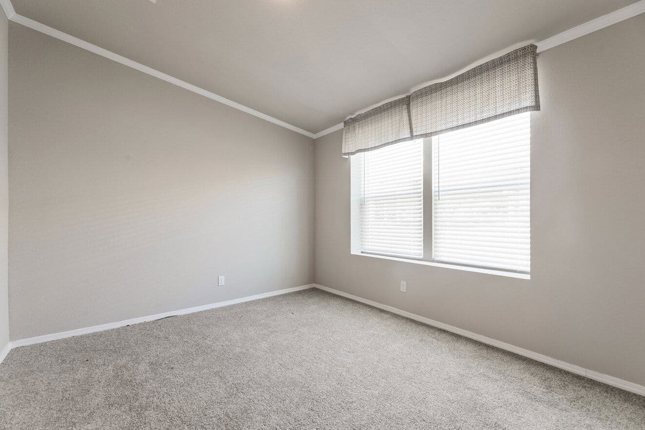 Hacienda 41604a bedroom home features