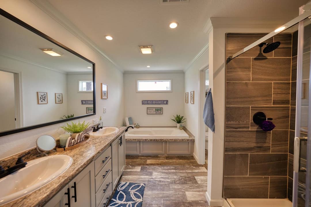 Titan extreme 2876h bathroom home features