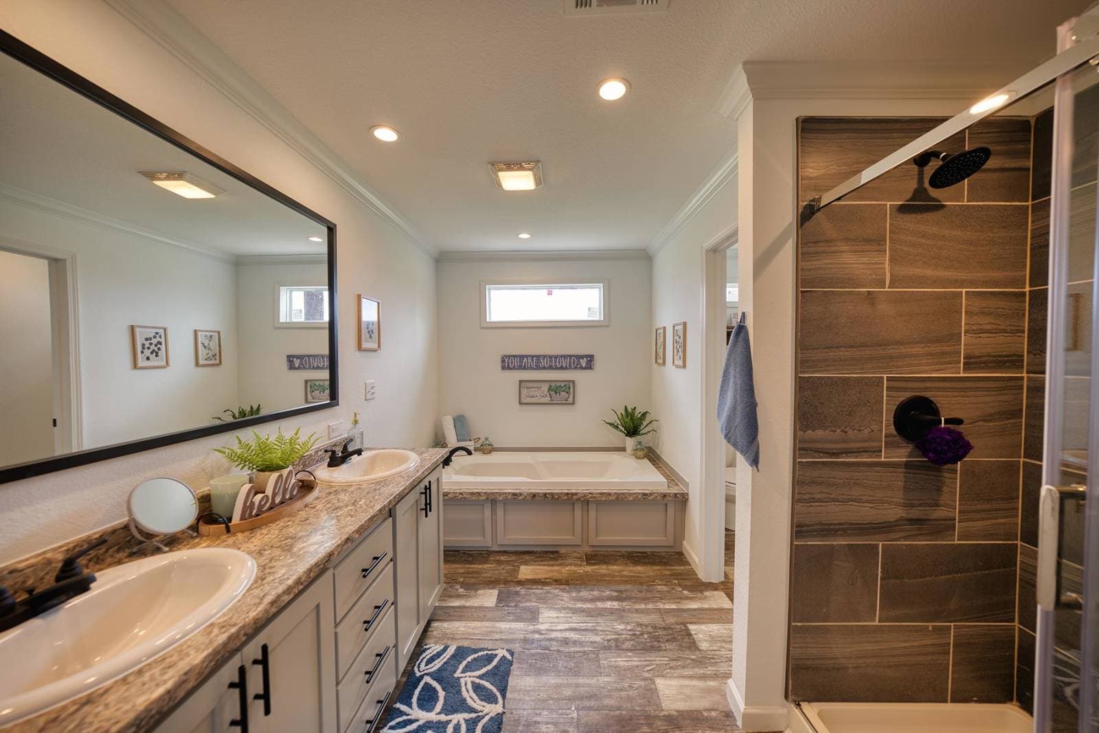 Titan extreme 2876h bathroom home features