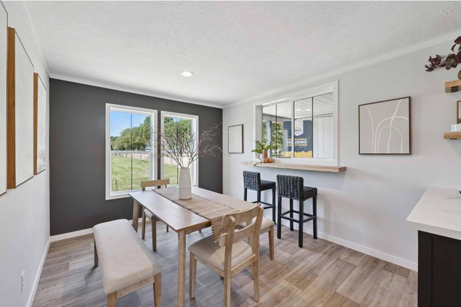 Axis 32563n interior home features