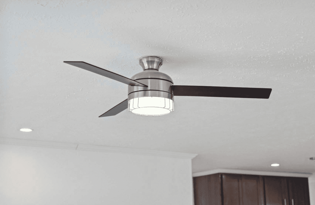 N679 interior home features