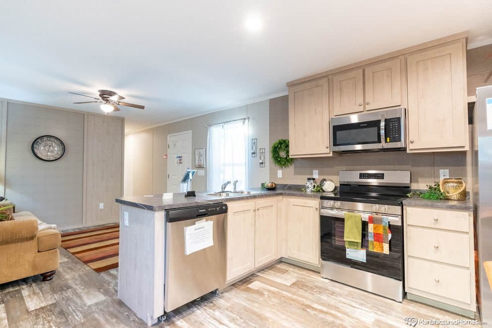 Topaz 70 kitchen home features