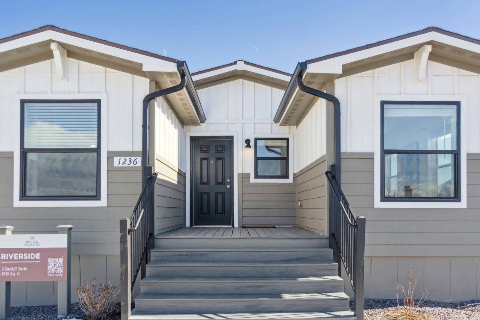 Aurora-e hero and exterior home features