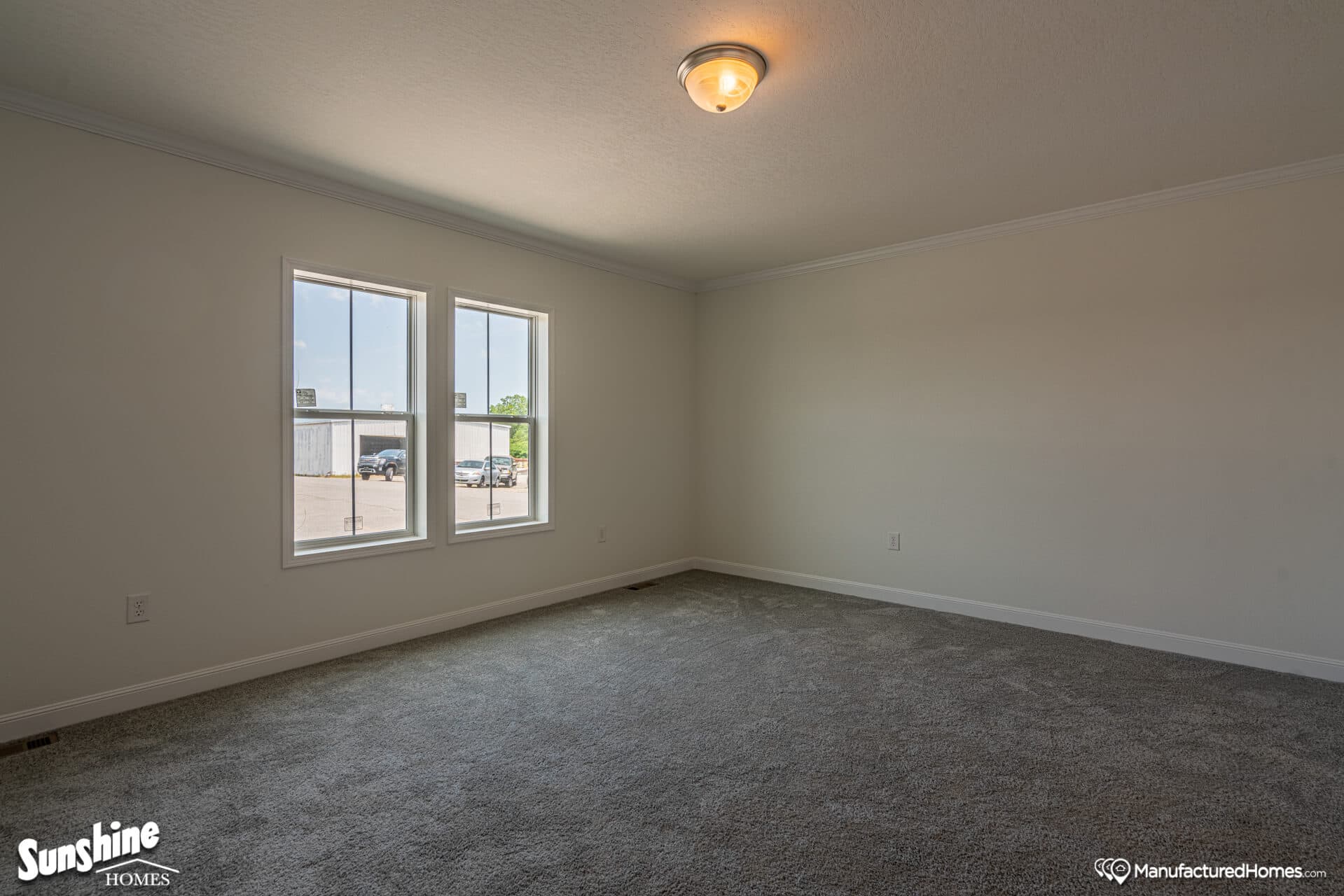 Pri3280-2049 bedroom home features