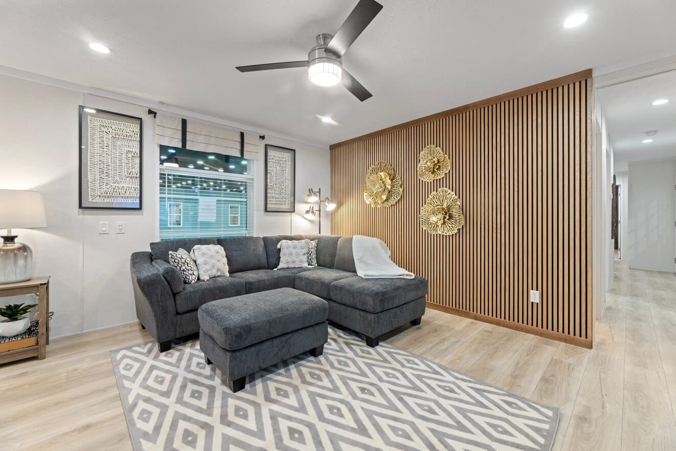 Carson 24532 interior home features