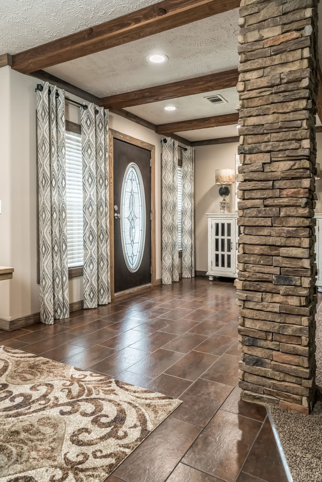 Kb-3243 interior home features