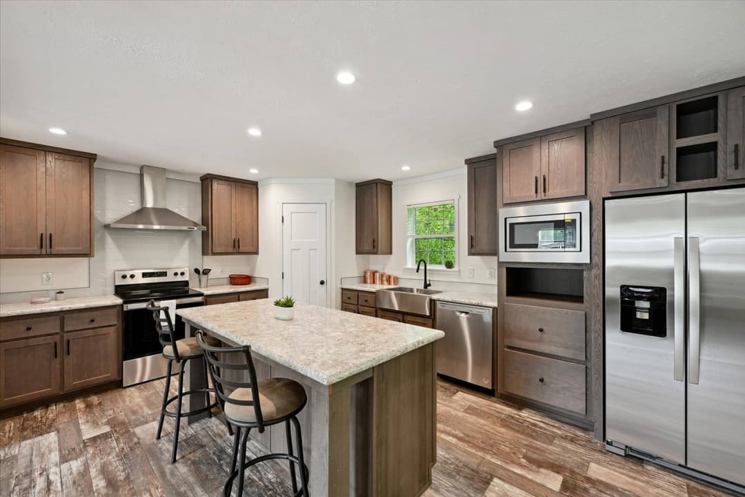 Elevate 56 kitchen home features