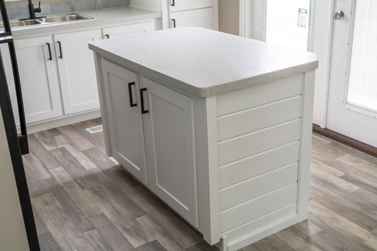 Eagle 11351g kitchen home features