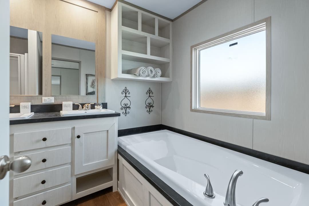Resolution 16763j bathroom home features