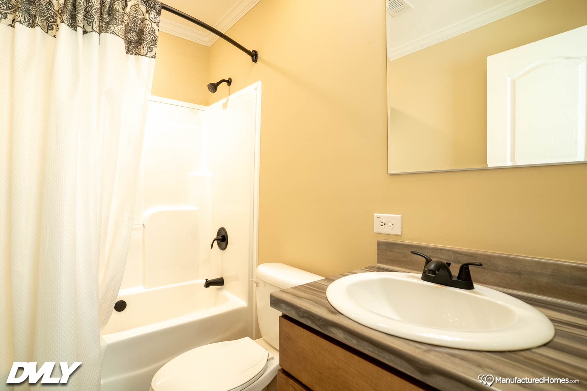The lodge bathroom home features