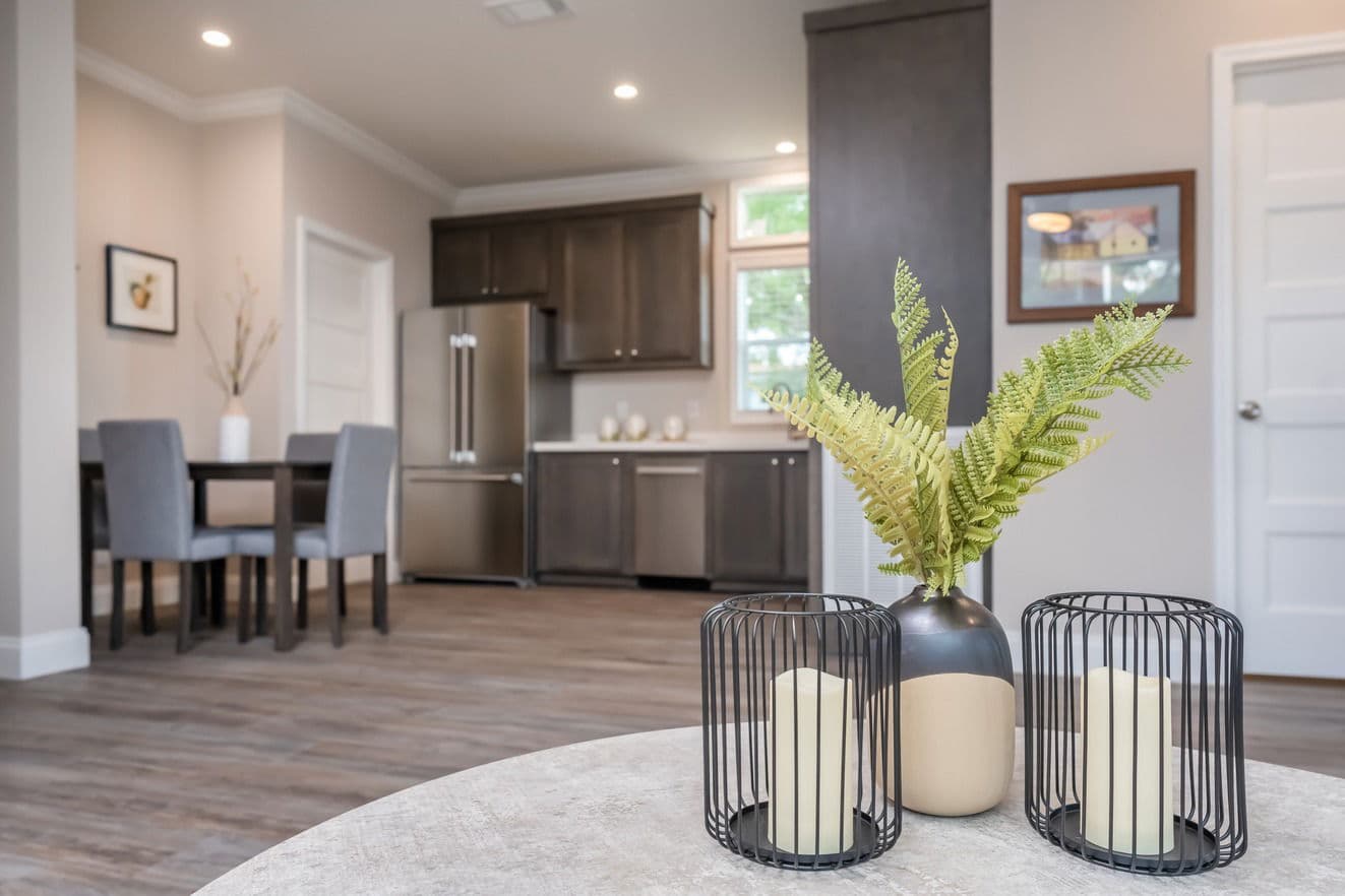 The chariot 24442a interior home features