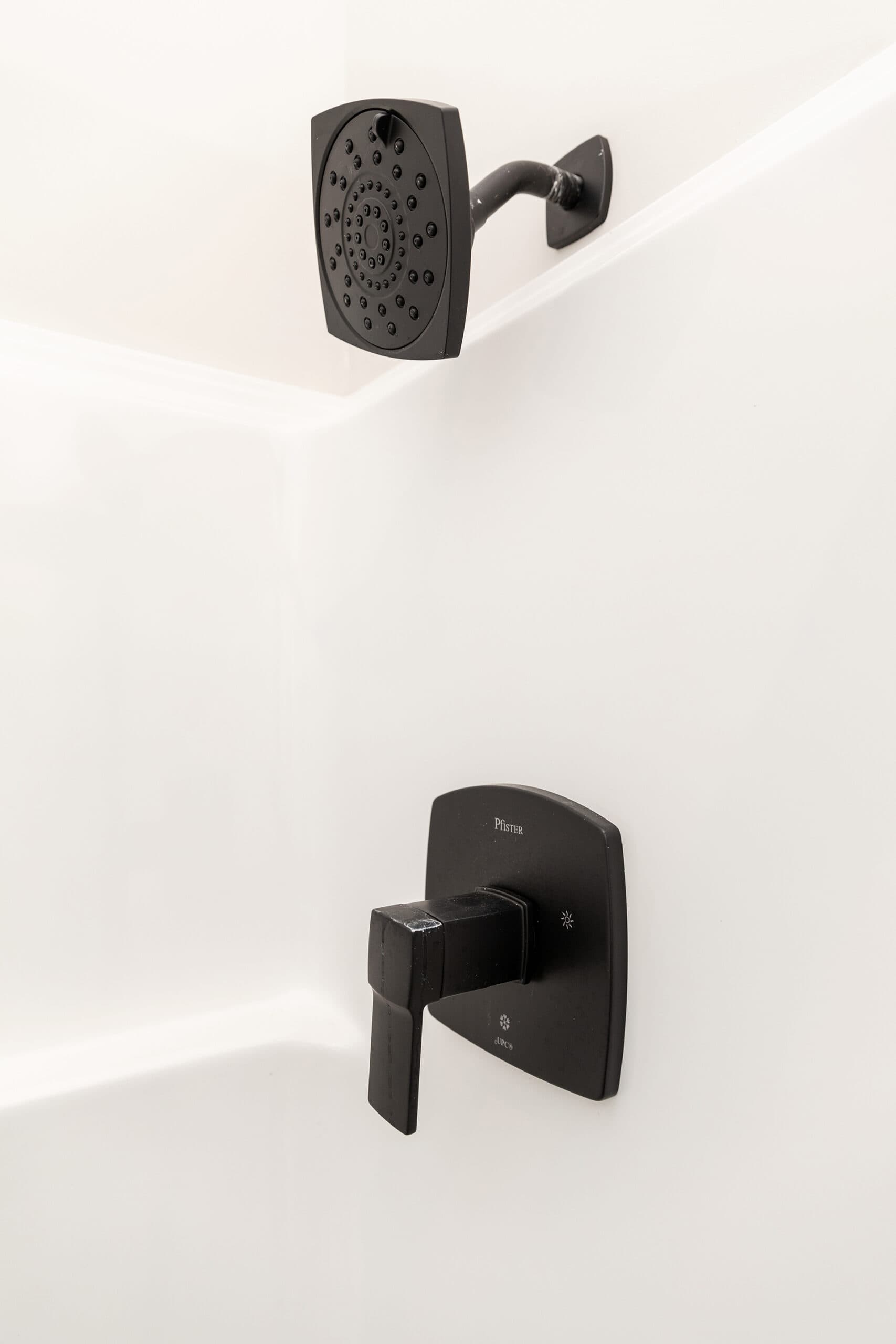 Cahaba bathroom home features